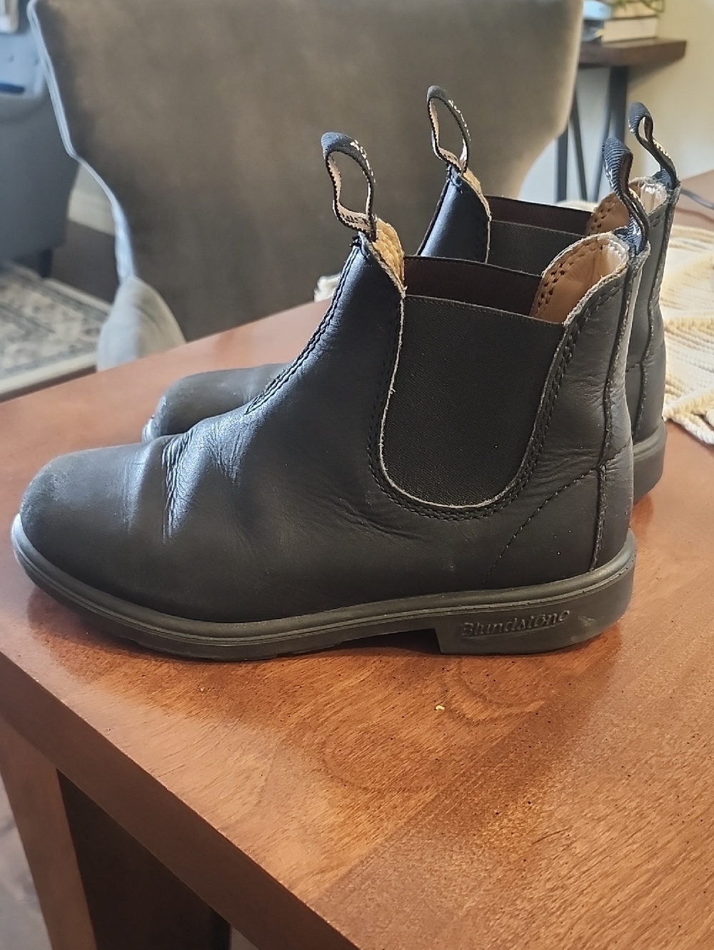 Boys Size 3 (CAD) AUS Size 2 Black Blundstone Boots